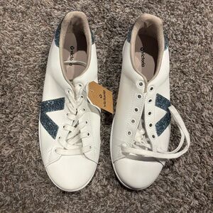 Women's White and Blue Victoria Sneakers